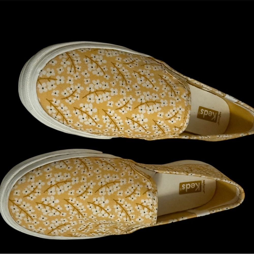 Keds Sneaker Slip-On Yellow Floral Print Womens Size 8 Preppy